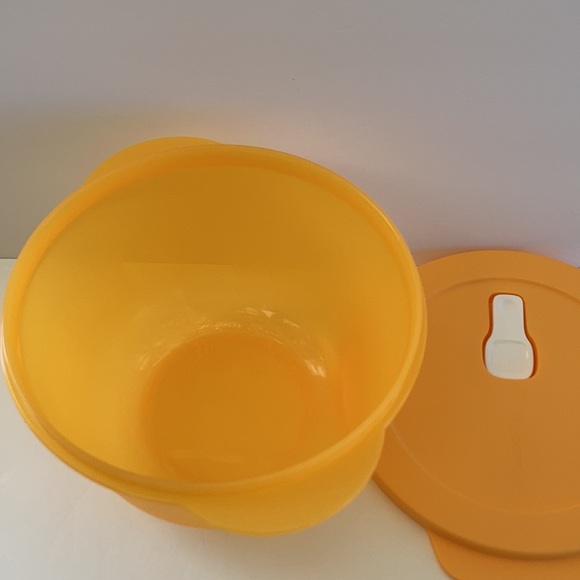 New Tupperware Vintage CrystalWave Containers Set of 3 - Picture 7 of 11